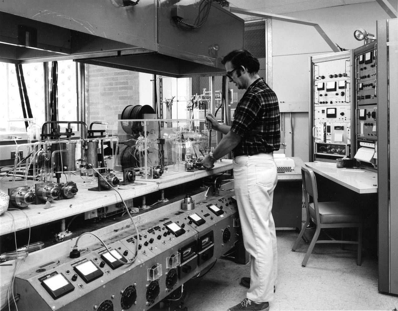 <p>Lew Hogan working with the AEI MS-10</p>